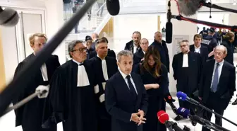 Fransa'nın eski Cumhurbaşkanı Sarkozy'e suç örgütü kurma suçundan 5 yıl hapis