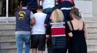 Antalya'da Aranan Şüpheliler Yakalandı, İki Kişi Tutuklandı
