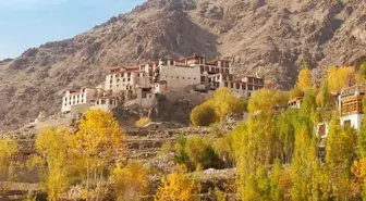 Ladakh'ta Sokağa Çıkma Yasağı İlan Edildi