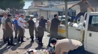 Karşıyaka'da Çöp Krizi: Büyükşehir Belediyesi Ekipleri İle Çöpler Toplandı