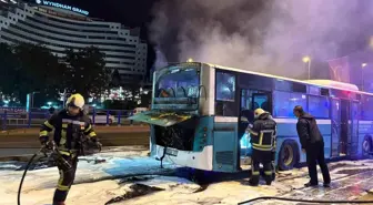 Kayseri'de Özel Halk Otobüsü Yangın Çıkardı, Polis Müdahale Etti
