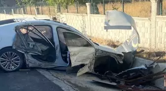 Kahramanmaraş'ta Otomobil ile Yakıt Tankeri Çarpıştı: 2 Yaralı