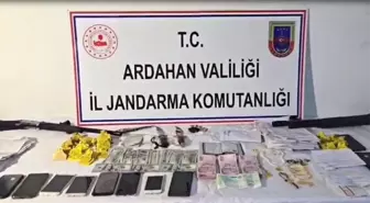 Ardahan'da Nitelikli Dolandırıcılık Operasyonu: 4 Şüpheli Tutuklandı