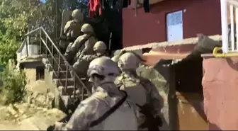 Bitlis ve İzmir'de Sokak Satıcılarına Operasyon: 10 Tutuklama