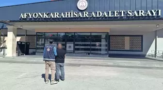 Afyonkarahisar'da Düzensiz Göçmen Taşıyan Sürücü Tutuklandı