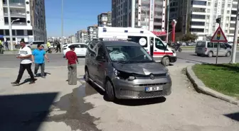 Malatya'da Anne ve 2 Çocuğu Trafik Kazasında Yaralandı