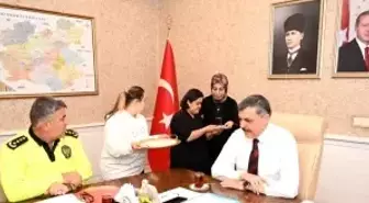 Erzurum Valiliği'nde Down Sendromlu İki Özel Çocuk Göreve Başladı