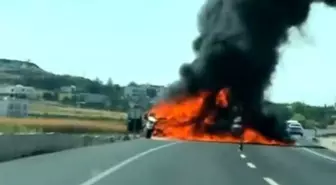 Bismil'de Seyir Halindeki Kamyonet Yangın Çıkardı