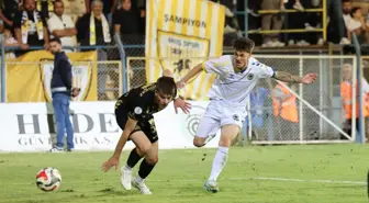Menemen FK, Muşspor'u 4-1 yenerek zirve yarışını sürdürüyor
