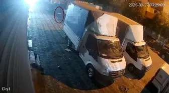 Kardeşinin Aracını Yakan Şüpheliler Kaçtı