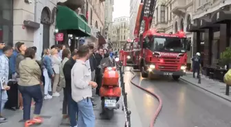 Beyoğlu'nda otelde yangın - 1