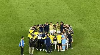 Fenerbahçe, Antalyaspor'u 2-0 Mağlup Etti