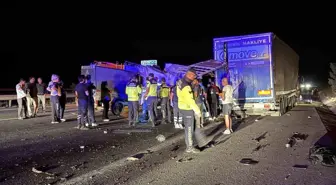 Mersin Tarsus'ta Tarım İşçilerini Taşıyan Minibüs ile Tır Çarpıştı: 3 Ölü