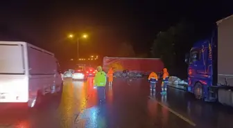 Samsun Kavak'ta TIR Kazası: Trafik Tek Şeritten Sağlandı