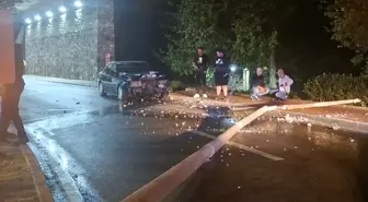 Bursa'da Kaza: Sürücü Aydınlatma Direğine Çarptı, Olay Yerinden Kaçtı