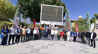 Uluslararası Karapınar Yelkenkanat Şampiyonası'nda Ödül Töreni