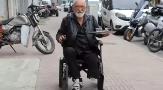 Bacağını Kaybetmesine Rağmen Çay Ocağında Çalışmaya Devam Ediyor