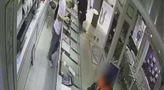 Komşuyla Temizlik İçin Geldi, Ziynet Eşyalarını Çaldı