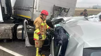 Manisa'da Zincirleme Trafik Kazası: 1 Ölü, 2 Yaralı
