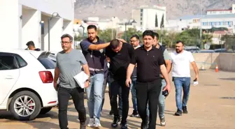 Kozan'da Galeriye Silahlı Saldırı: İki Şüpheli Tutuklandı