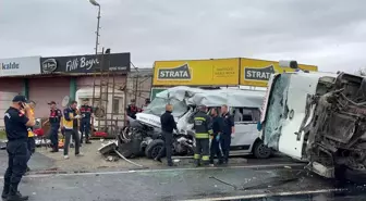 Tekirdağ'da İşçi Servisi ile Kamyon Çarpıştı: 3 Ölü, 9 Yaralı
