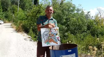 Ressam Efe Işıldaksoy, 11 Yılda 2 Bin 175 Tablosunu Çöpe Attı