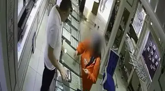 Komşusunun Ziynet Eşyalarını Çalan Kadının Kameradaki Anları Ortaya Çıktı
