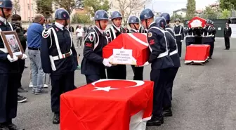 Aksaray'da şehit jandarmalar gözyaşlarıyla memleketlerine uğurlandı
