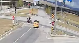 Çorum'da Ticari Taksi ile Motosiklet Çarpıştı: 1 Yaralı