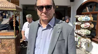 Eskişehir'de İki Özgür Ozan: İsmet Yılmaz ve Benzerliği