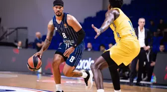 Anadolu Efes, EuroLeague Açılışında Maccabi Tel Aviv'i Yenerek Başladı