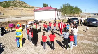 Elden Ele Mutluluk Ekibi, Muş'ta Çocuklara Moral Verdi