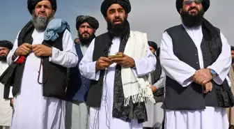 Taliban sınır tanımıyor! Bu kez de internet ve mobil telefon hizmetlerini kestiler
