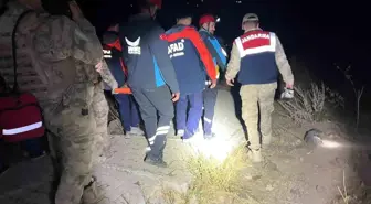 Tunceli'de Kayalıklardan Düşen Kadın Kurtarıldı