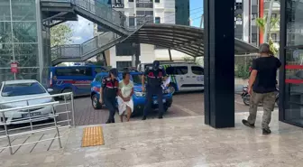 Alanya'da İş Yeri ve Minibüs Kundaklayan Kadın Tutuklandı