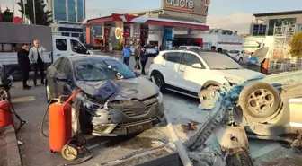 Çankaya'da Kontrolden Çıkan Otomobil Benzinliğe Girdi