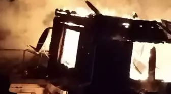 Bartın'da Ahşap Ev Yangında Kullanılamaz Hale Geldi