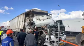 Kayseri'de Zincirleme Trafik Kazası: 3 Yaralı