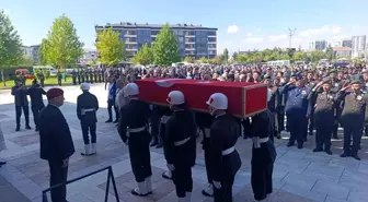 Kıbrıs'ta kazada şehit olan teğmen memleketi Afyonkarahisar'da son yolculuğuna uğurlandı