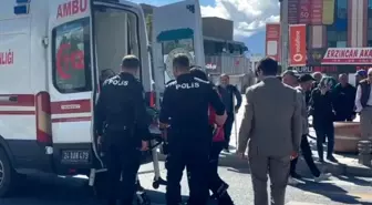 Erzincan'da Motosikletin Çarptığı Yaya Yaralandı
