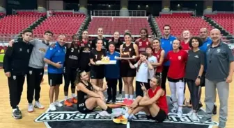 Melikgazi Kayseri Basketbol, Kaptan Merve Uygül'ün Doğum Gününü Kutladı
