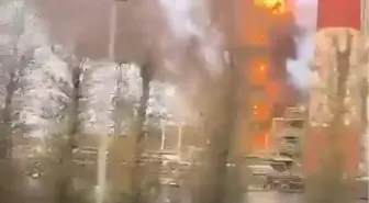 Rusya'da Petrol Rafinerisinde Yangın Çıktı