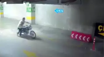 Adana'da Motosiklet Hırsızlığı: Güvenlik Kamerası Gözler Önünde
