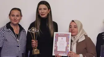 Fulya Öztürk'e Türk Dünyası'na Üstün Hizmet Ödülü