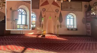 139 yıllık camide şok eden manzara! Kıble duvarına yerleştirdiler