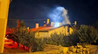 Ankara'da Yangın: 2 Kişi Dumandan Etkilenerek Hastaneye Kaldırıldı