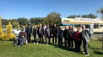 Eskişehir'de Dünya Yaşlılar Günü Kutlaması: Yaşlılara Renkli Bir Gezi Düzenlendi