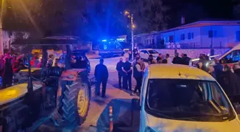Köy meydanında iki arkadaşını av tüfeğiyle öldürdü