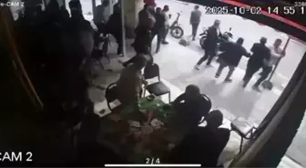 Tekirdağ'daki Deprem Anı Güvenlik Kameralarına Yansıdı