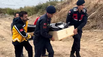 Edirne'de Meriç Nehri'nde Çürümüş Erkek Cesedi Bulundu